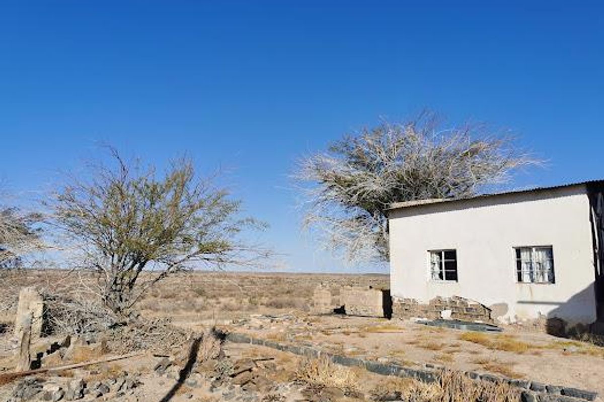 FOR SALE - GAME FARM IN THE KEETMANSHOOP AREA, NAMIBIA - Photo 3