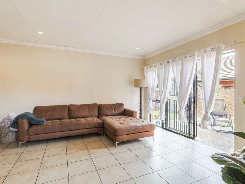 Meticulously Neat Maintained Townhouse - Photo 5