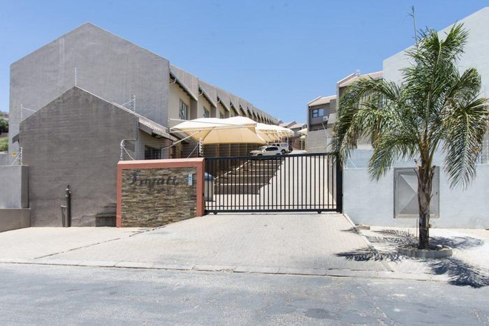 Property #2394235, Townhouse Sold in Kleine Kuppe