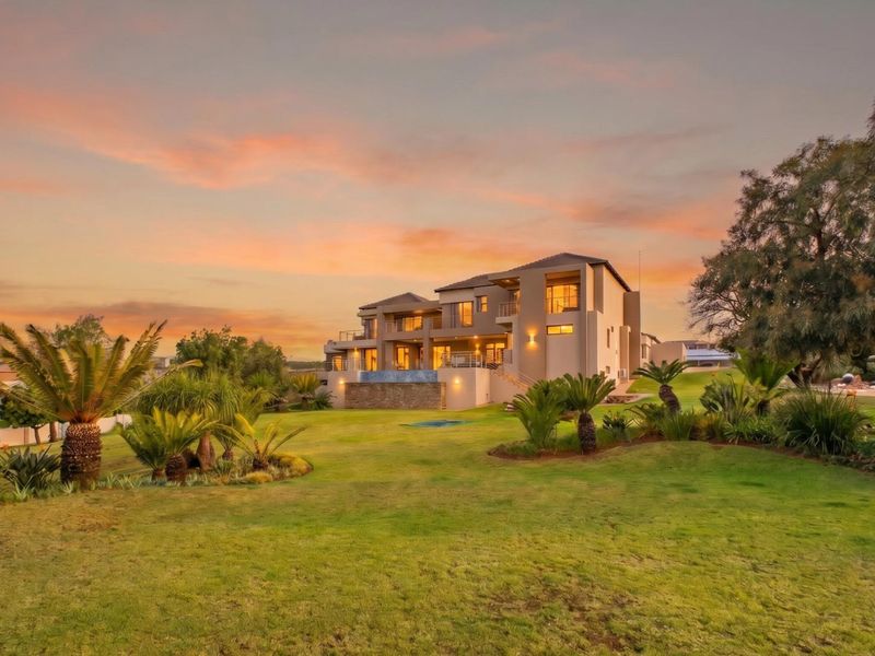 Luxurious Eco-Friendly Estate with Unparalleled Features - Photo 5