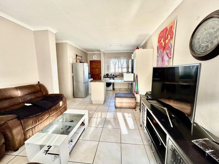 Property #2379897, Townhouse Sold in Rocky Crest