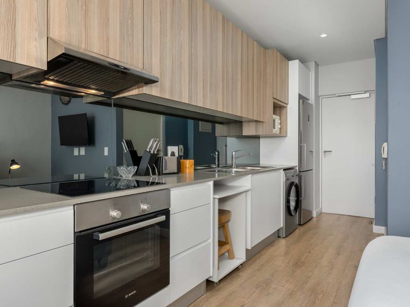 Fully Furnished Studio with Secure Parking - Photo 10