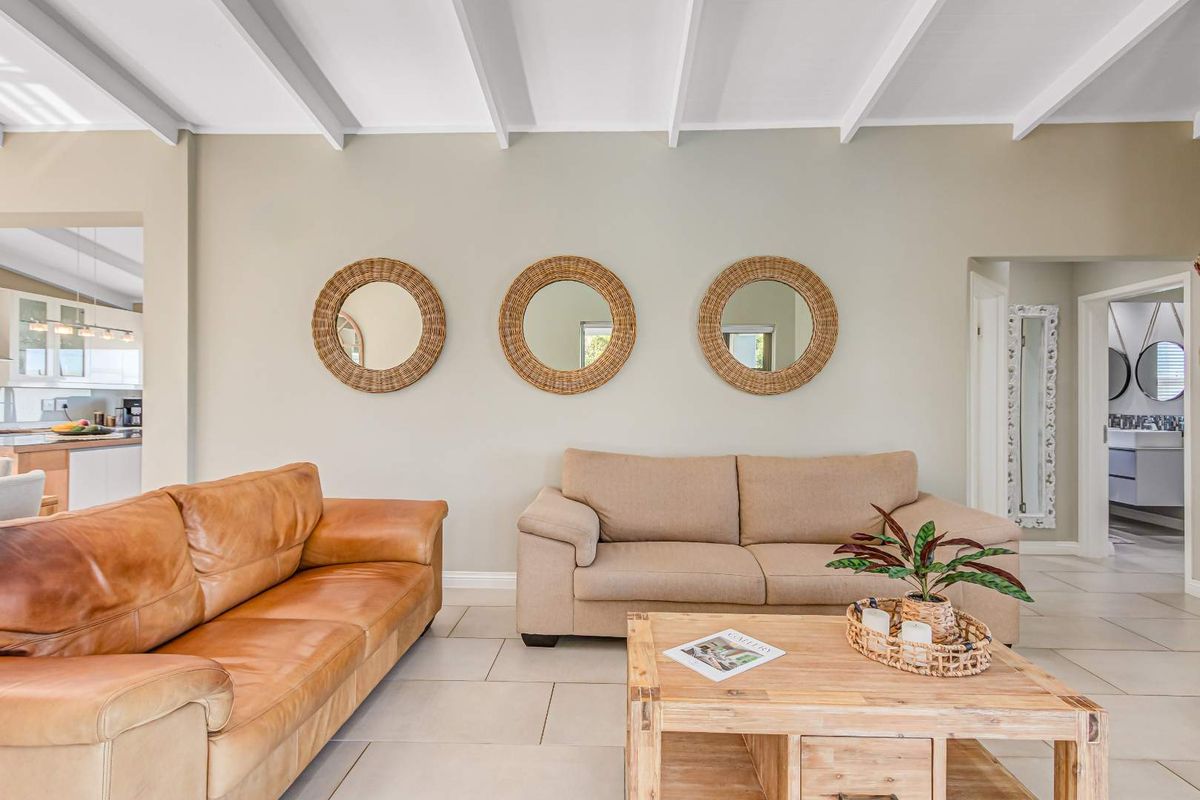 Modern Comfort Meets Untamed Nature in Brenton-on-Sea - Photo 3