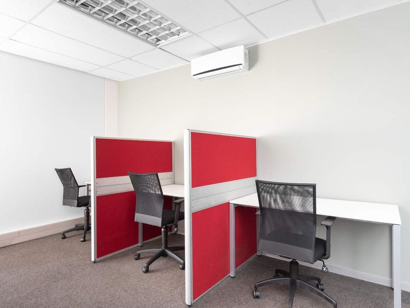 Flexible workspace in Regus East Rand Stoneridge - Photo 8