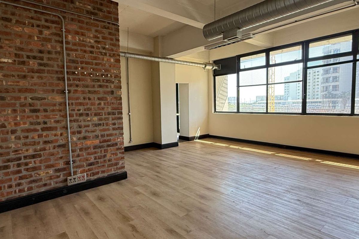 212m2 4th floor office to let in Loop Street - Photo 2