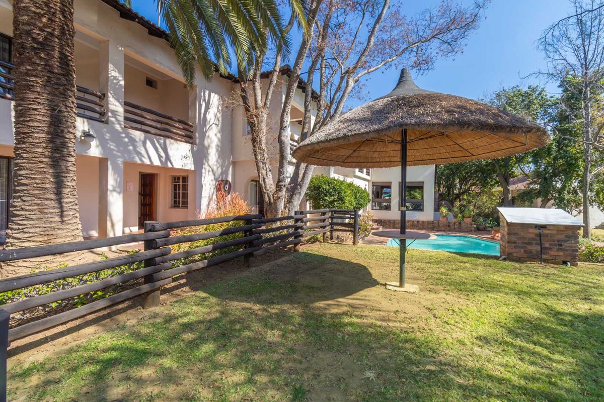 Versatile Investment Property with Development Potential in a Prime Location - Photo 5