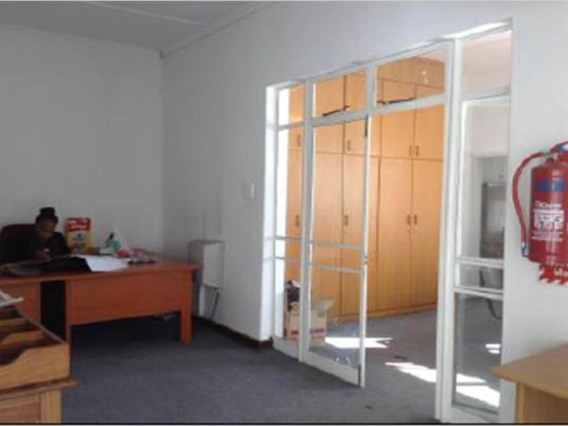OFFICE BUILDING - FOR SALE - CBD - Photo 9
