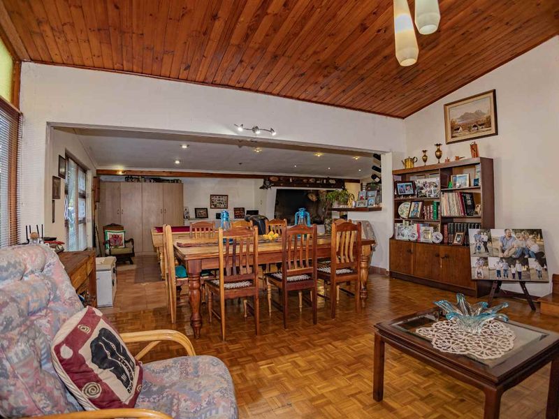 Much loved family home in the sought after area of Oostersee - Photo 7