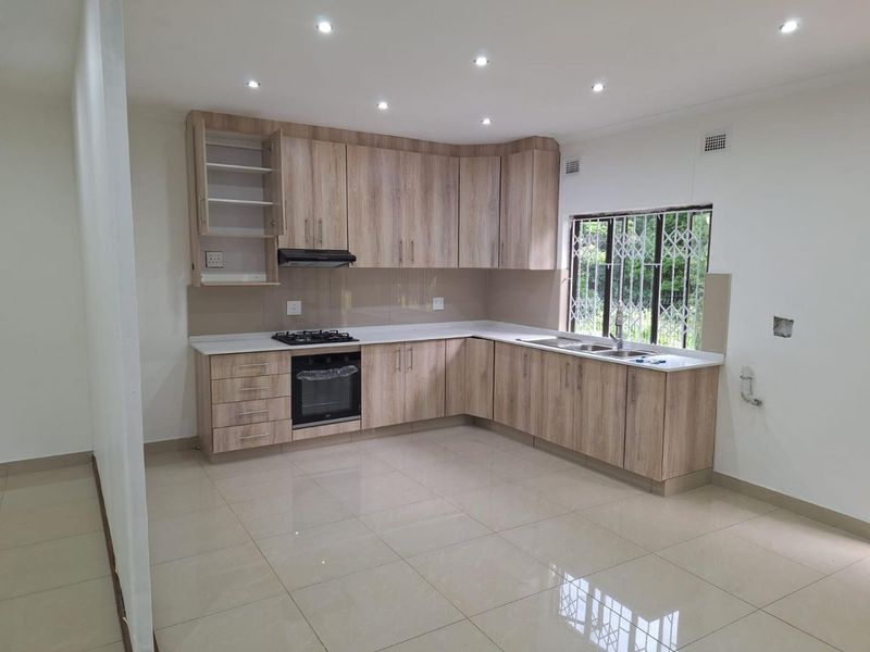 Modern, neat, and newly renovated one-bedroom granny flat - Photo 4