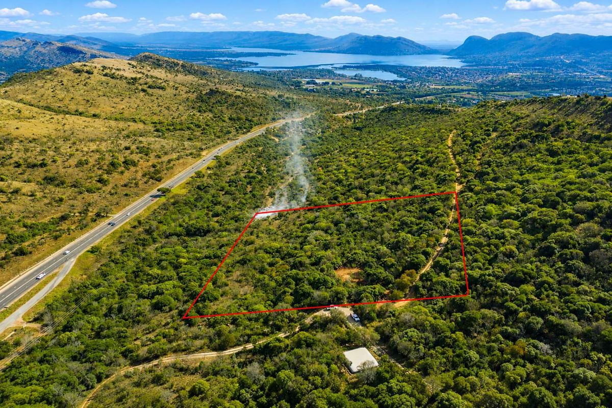 Own 4 Hectares with Panoramic Views over Hartbeespoort Dam - Photo 4
