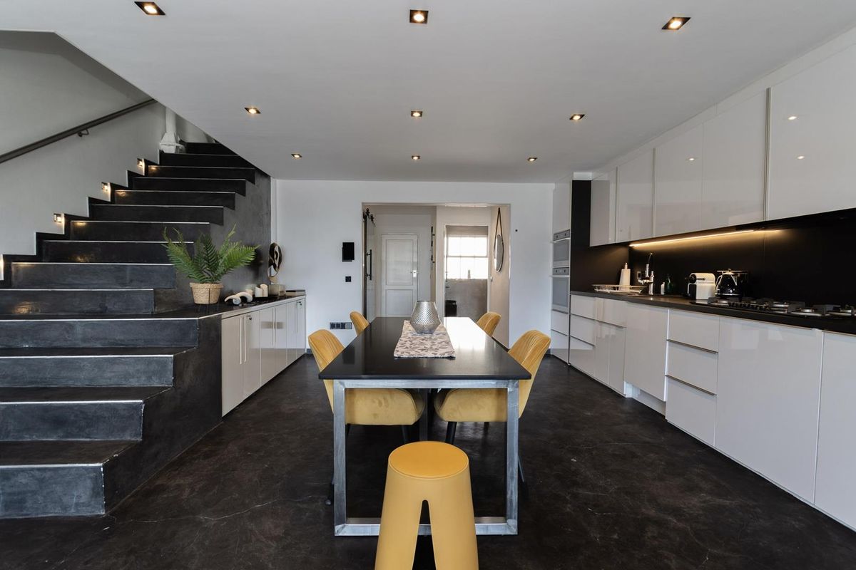 Stunning luxury penthouse to rent in the heart of the CBD - Photo 4