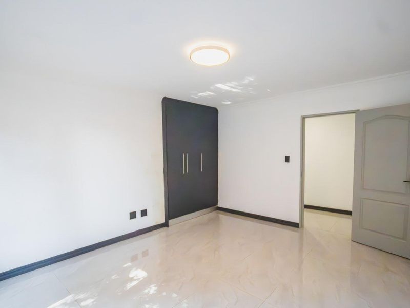 Looking for a HUGE family compound? - Photo 8