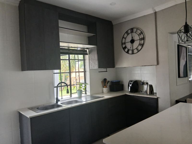 3 BEDROOM HOME WITH FLATLET/GRANNY FLAT - Photo 2