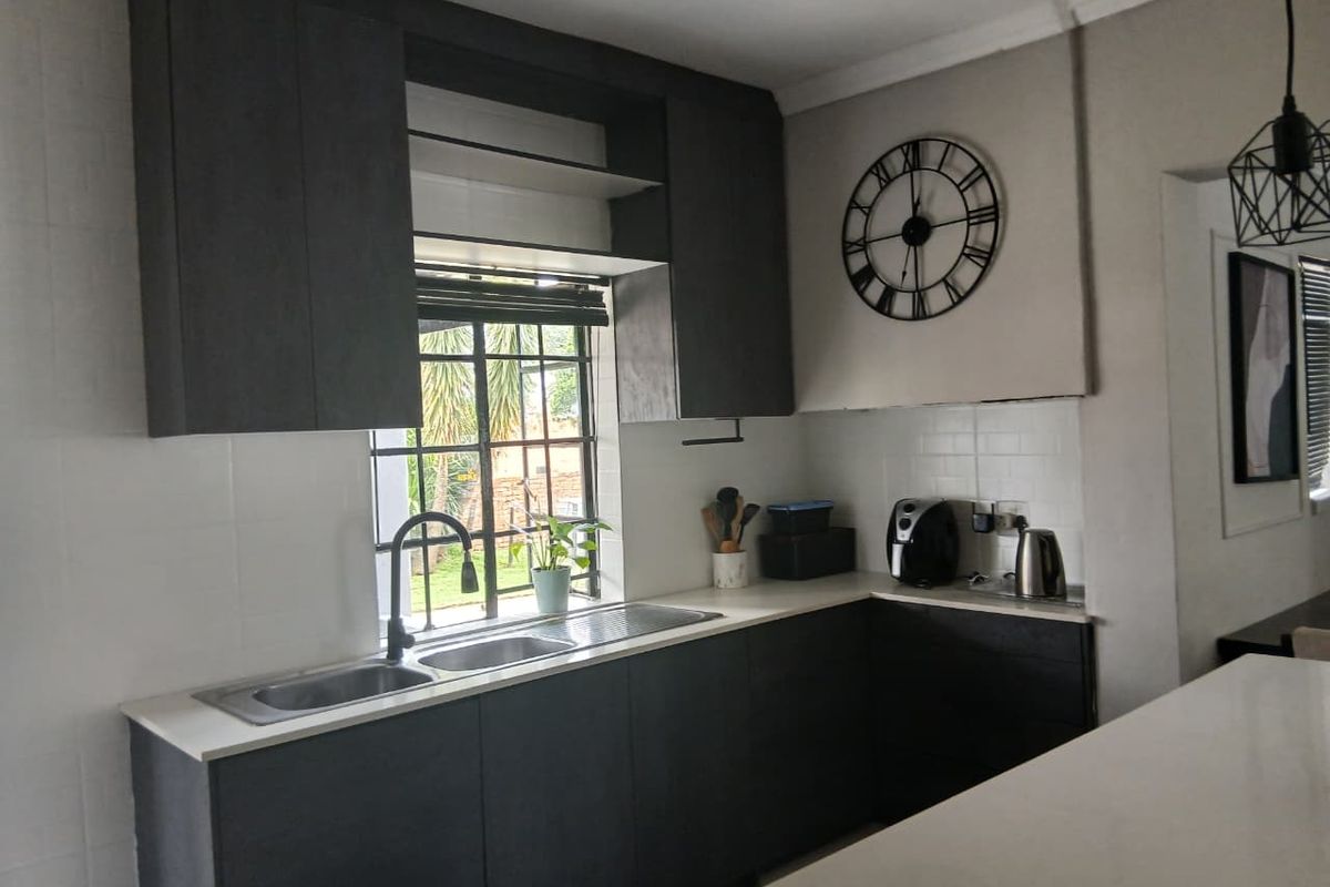 3 BEDROOM HOME WITH FLATLET/GRANNY FLAT - Photo 2