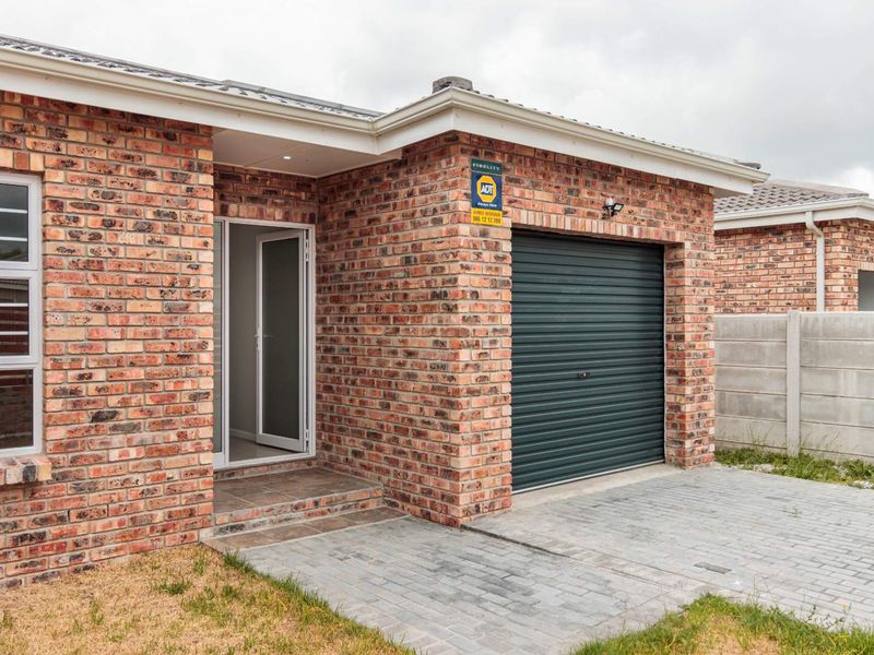 Fairview Modern Facebrick Newly Built Property - Photo 5
