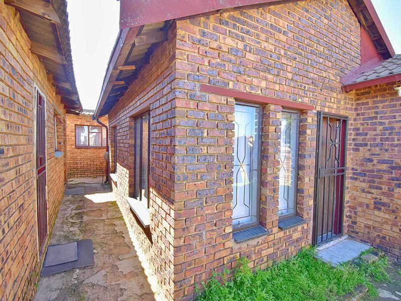 Investment Property - Photo 4