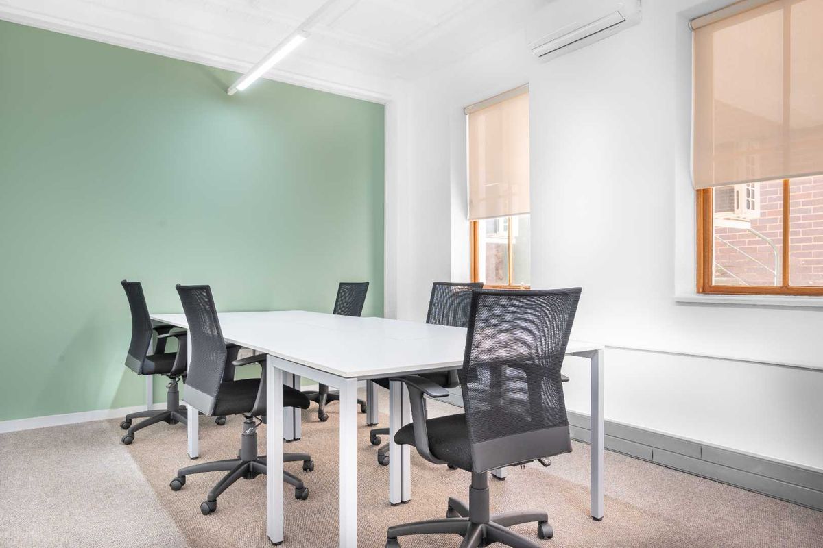 Private office space tailored to your business’ unique needs in Regus Foundershill. - Photo 3