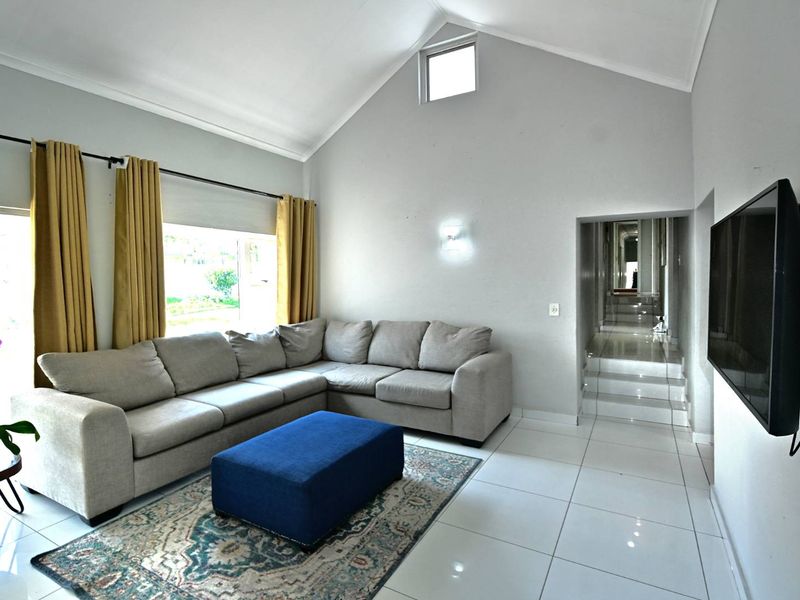 Charming 3 Bedroom Home in Excellent Estate - Photo 9