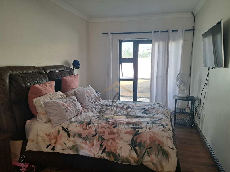 3 Bedr family home for sale in Walvis Bay, selling for N$2.5 mil - Photo 10
