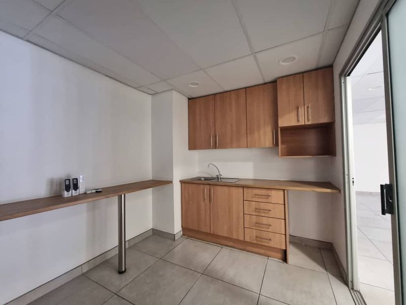 AAA-Grade Offices To Let | Klein Windhoek - Photo 8