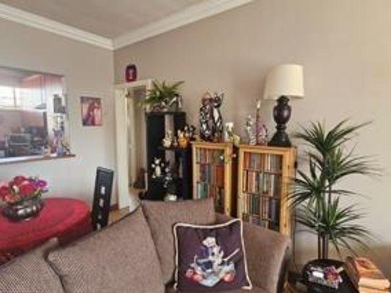 Modern Comfort with Solar Power in New Redruth - Photo 9