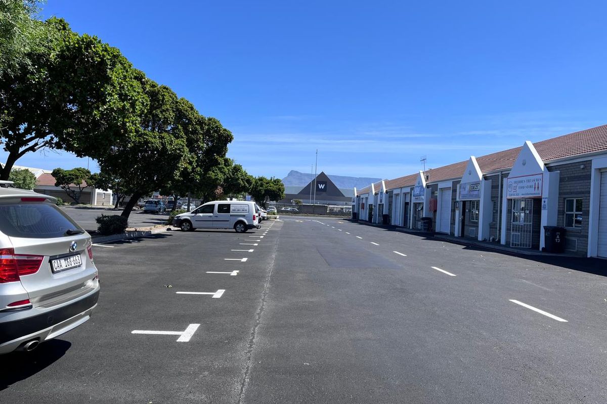 Secure Business Park: Ideal Light Industrial Units Available - Photo 2