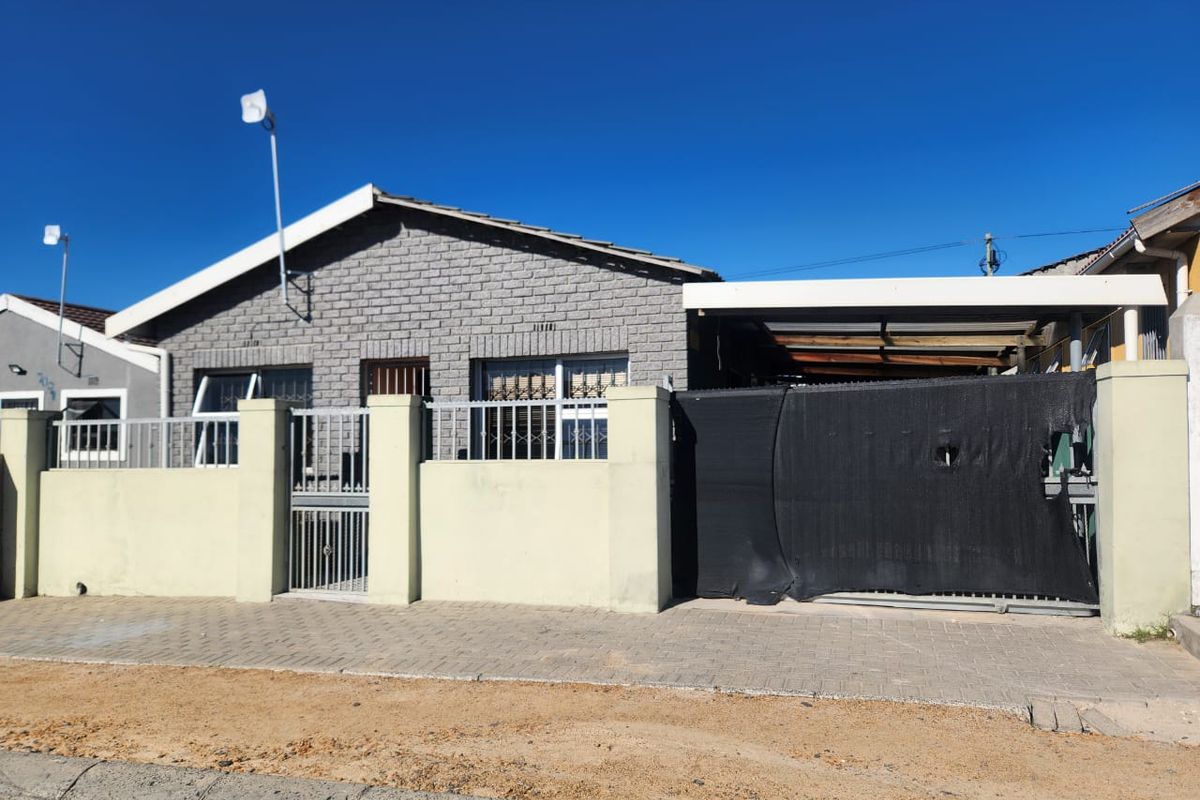 Charming 3-Bedroom Home with Additional Income Potential - Photo 5