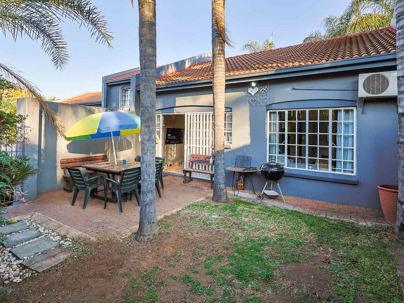 Spacious & Private 3-Bedroom in Secure Small Complex - Photo 9