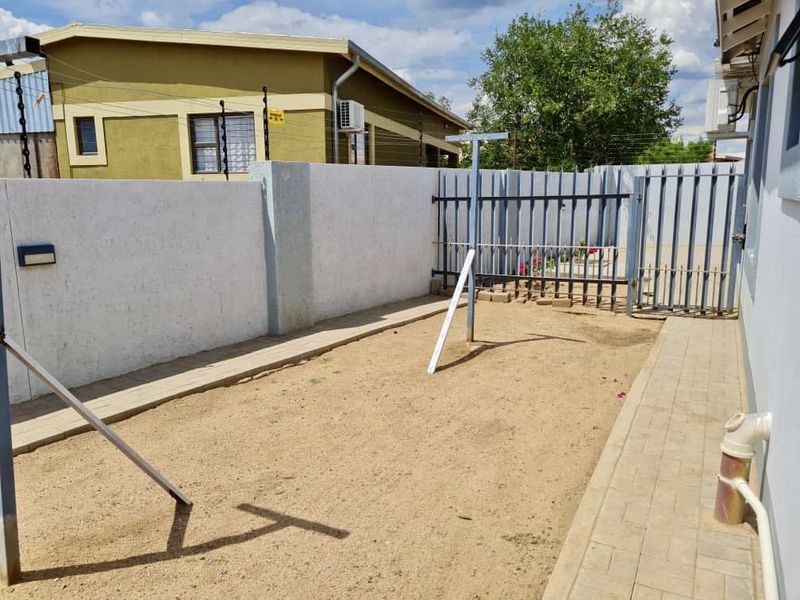 3 Bedroom House For Sale in Okahandja - Photo 8
