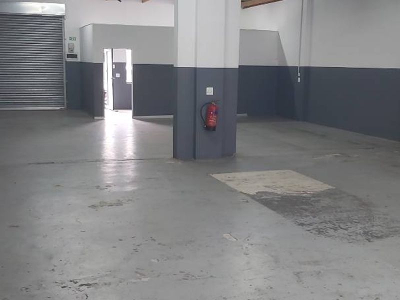 Warehouse/workshop/ storage unit to let in Fairview. - Photo 9