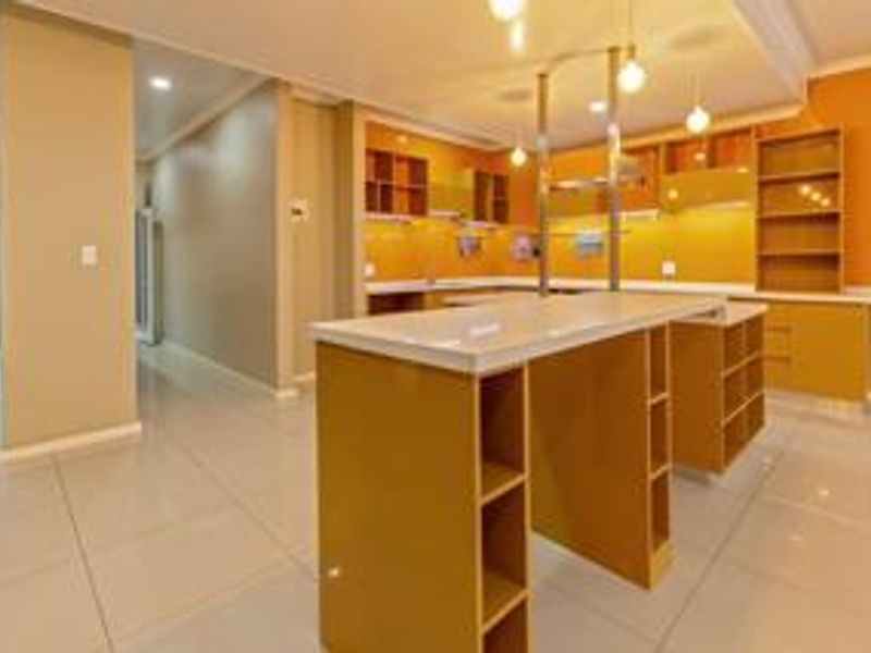 MAGNIFICENT 4 BEDROOM DOUBLE STORY HOME IN MORNINGSIDE MANOR. - Photo 8