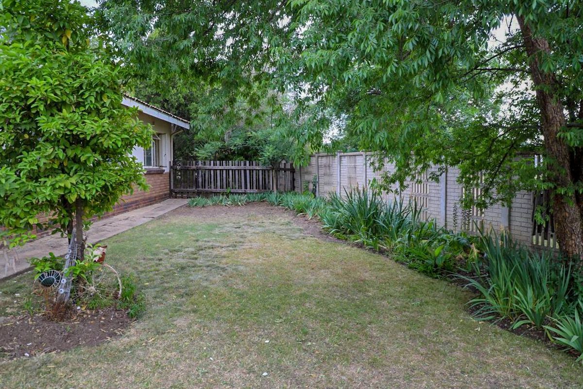 Spacious 4-Bedroom Home with Endless Potential! - Photo 3
