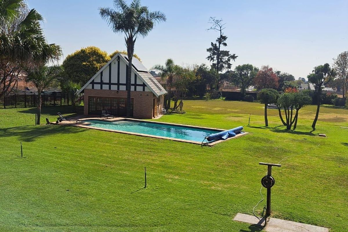 Stunning Tudor-Style Family Home for Sale in Norton Home Estates - Photo 2