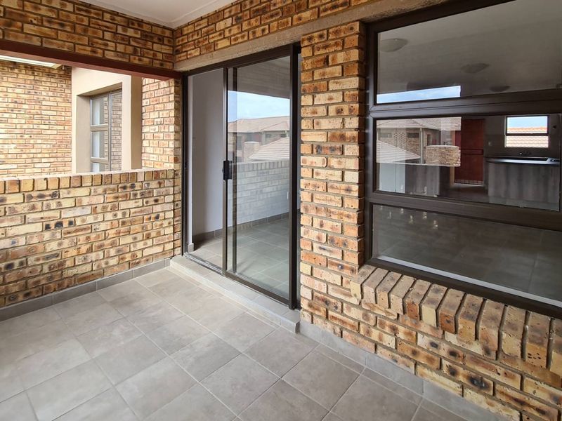 Perfect Second Floor 2Bedroom lockup and go! - Photo 10