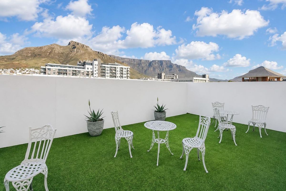 Studio Apartment with Iconic Mountain Views – For Sale | 1 on Albert, Woodstock, Cape Town - Photo 5