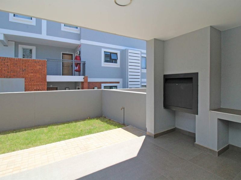 Modern 2 bedroom home in Secure Estate - Photo 2