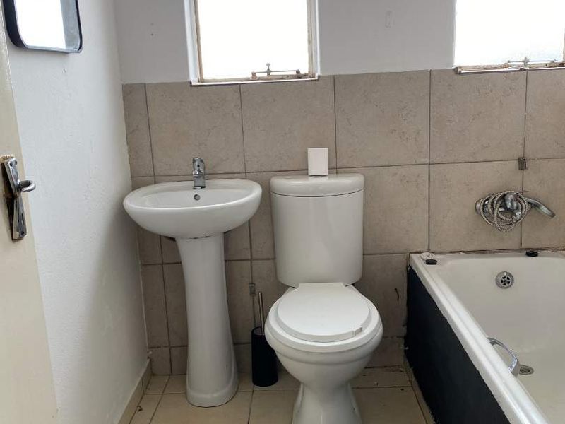 Unbeatable Location!! - Photo 9