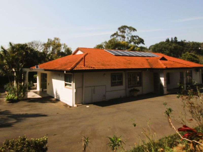 Beautiful Home Cowies Estate - Photo 2