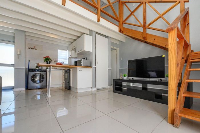 Property #2479403, Apartment For Sale in Humewood