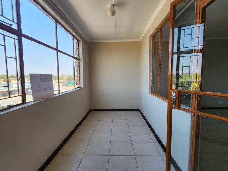 2.5 Bedroom Apartment To Rent in Jan Niemand Park, Pretoria - Photo 10