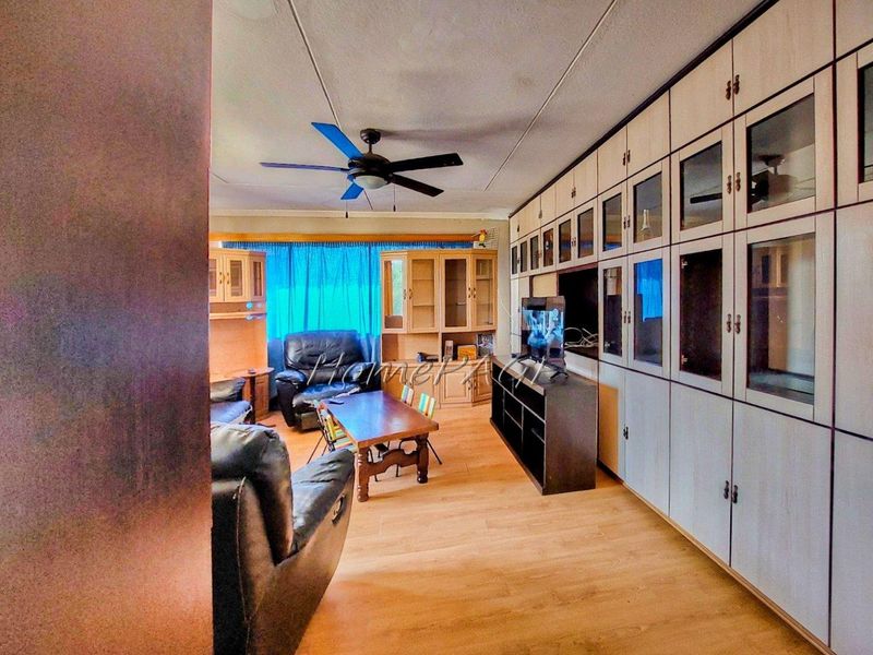 Hermes, Walvis Bay:  Spacious 3 Bedr Home is for sale - Photo 6