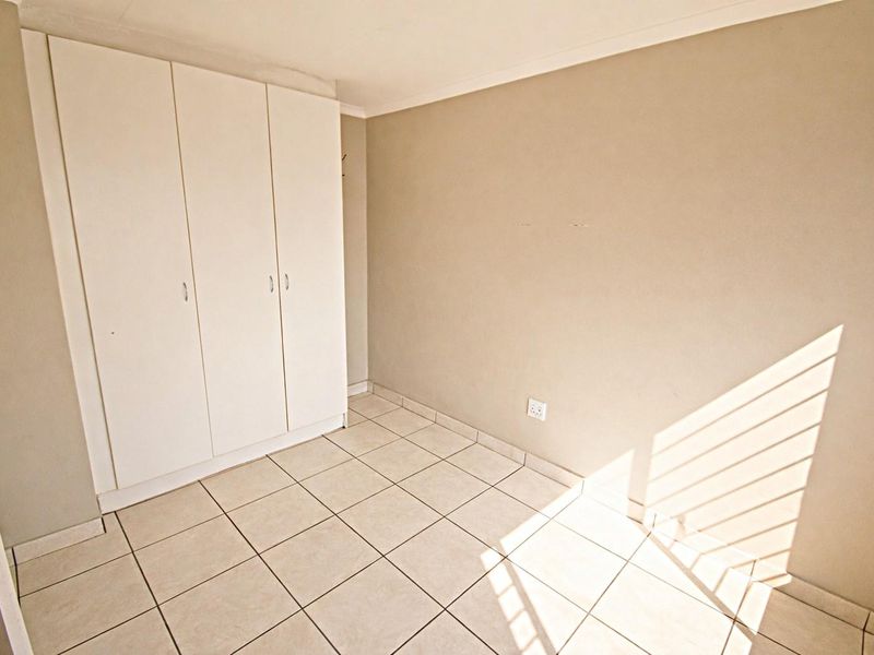 Second Floor Town House - Photo 9