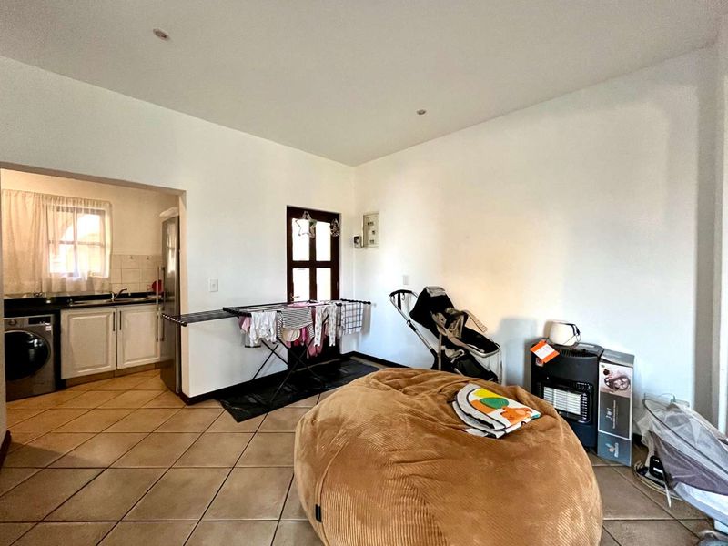 Elegant 2-Bedroom Duplex in Plantations Estate - Photo 9