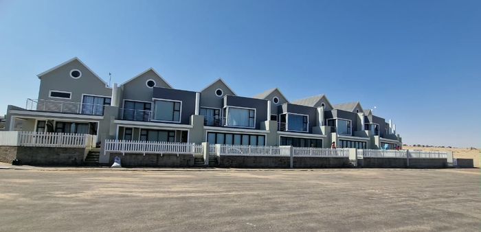 Property #2553321, Townhouse For Sale in Dolphin Beach