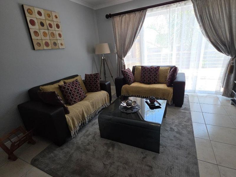 STUPENDOUS FULLY FURNISHED  2 BED  2 BATH APARTMENT - Photo 1