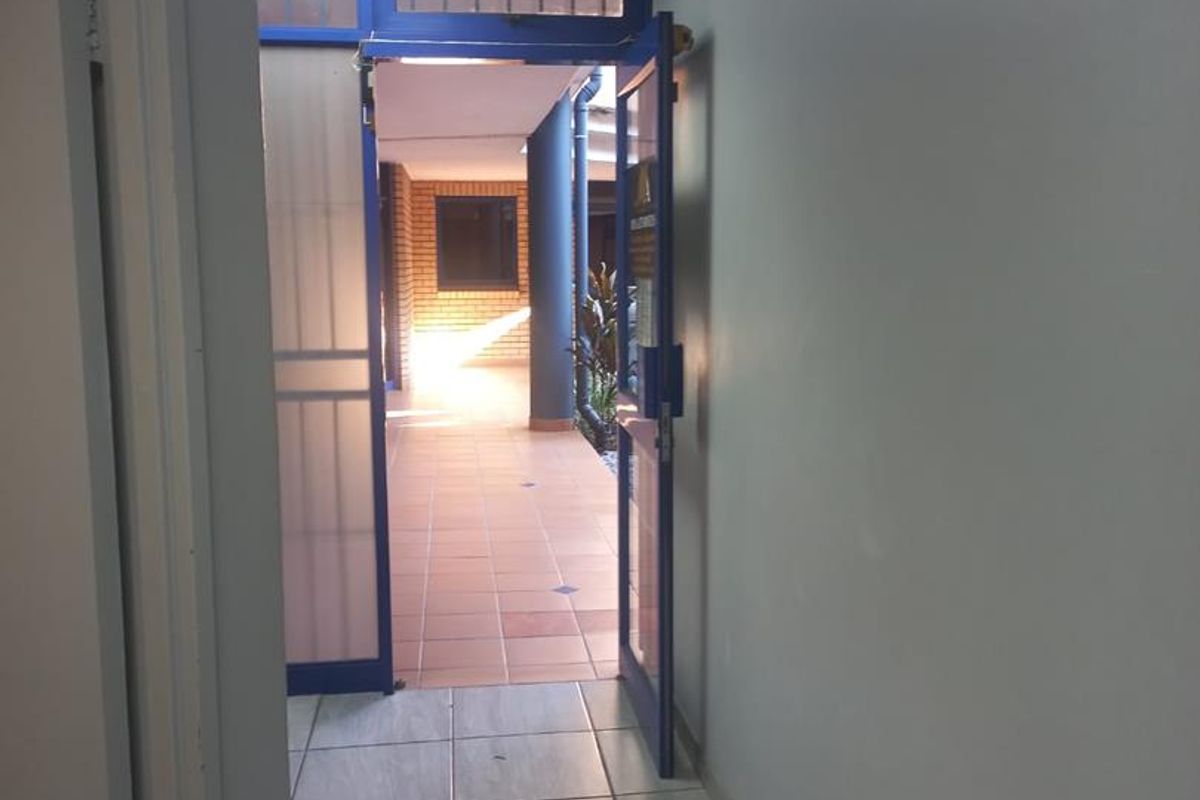 Prime Commercial Office Space - Photo 3