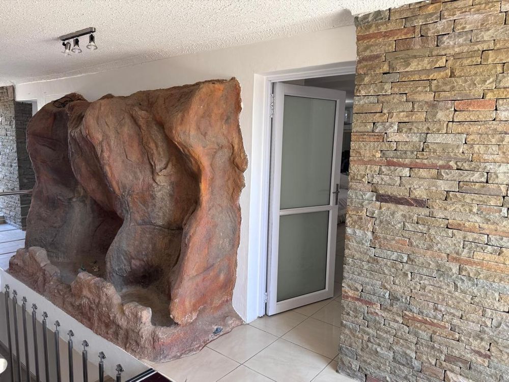 Entrance to the soundproof room 