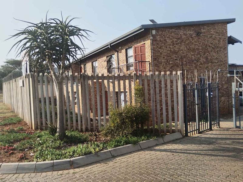 Discover Affordable, Secure and Comfortable living in Elandspoort!!! - Photo 10