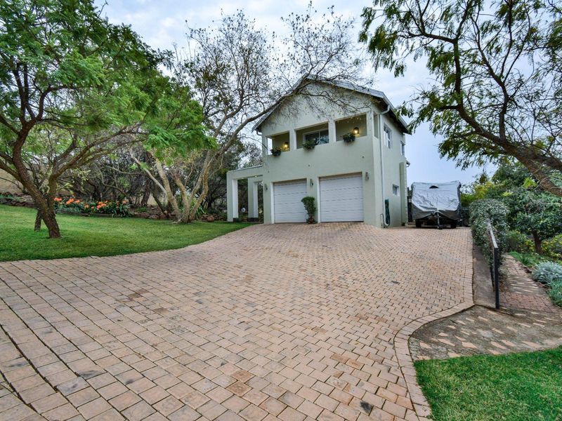 Unique and Bespoke Home with uninterrupted views. - Photo 2