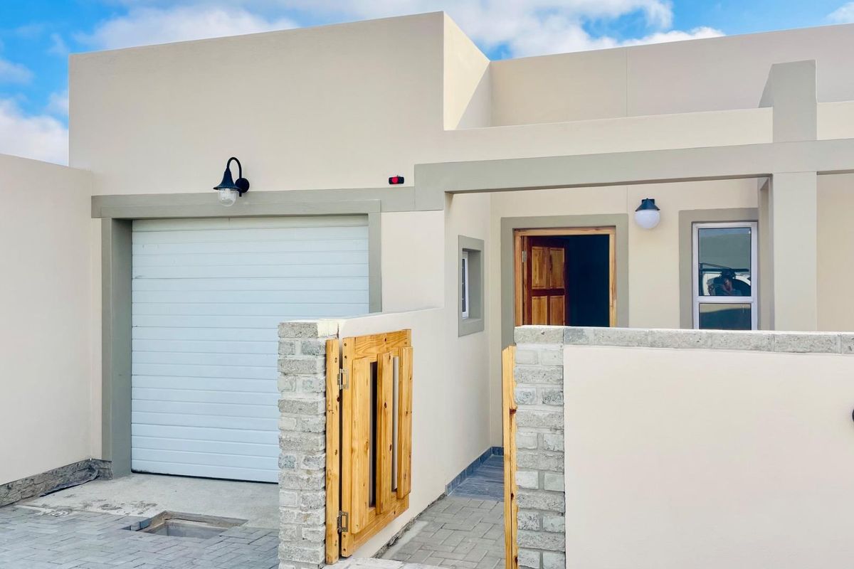Beautiful and new 2 Bedroom House for sale in Mondesa, Swakopmund - Photo 2